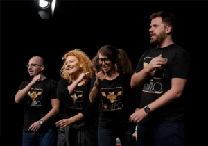 spectacol de improvizatie little impro