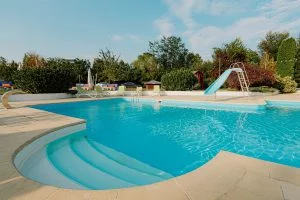 idei petreceri la piscina copii